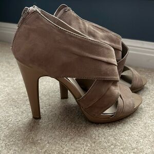 Nine West strappy heel size 7.5